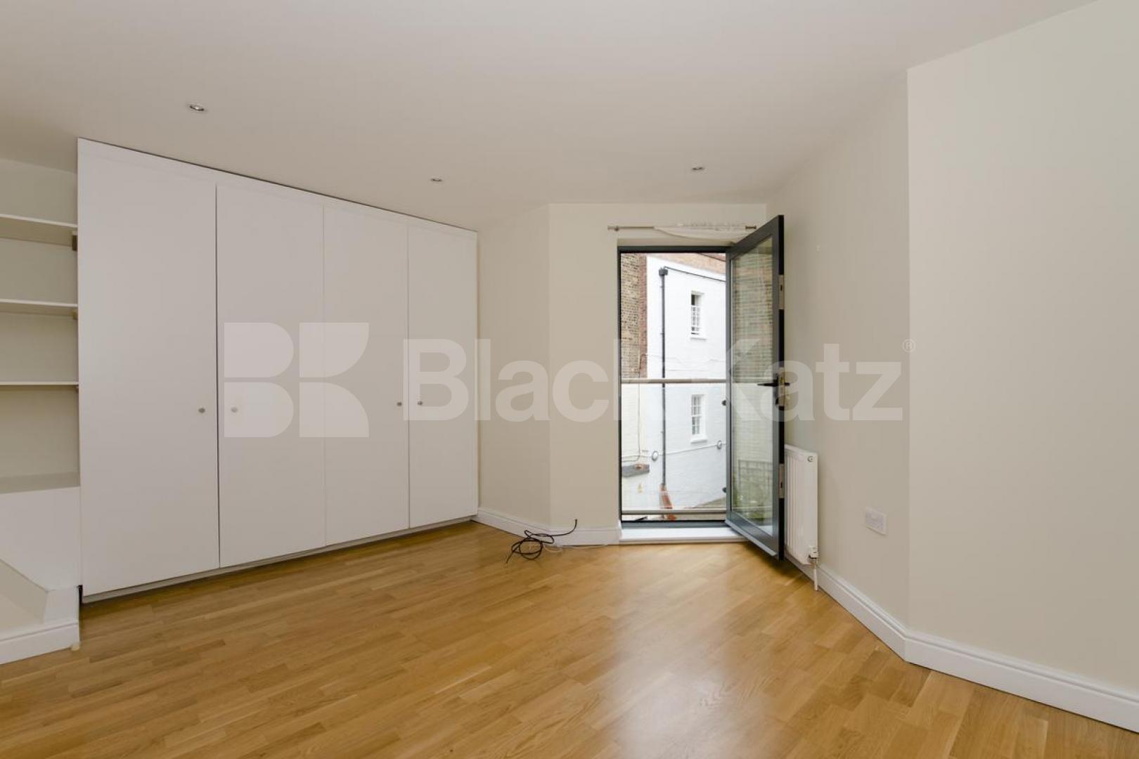 			STUNNING MEWS HOUSE, 2 Bedroom, 1 bath, 1 reception Mews House			 Liverpool Road, ANGEL-HIGHBURY-ISLINGTON
